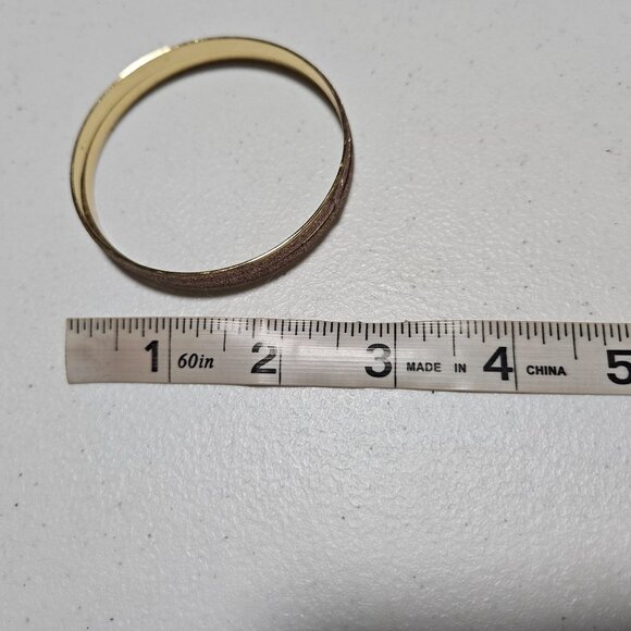 Retro Gold Tone Glittery Bangle Bracelets Set Of 2 80s Fashion Jewelry Women - Picture 5 of 5